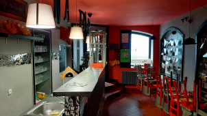 Olomoucké podniky a vládní nařízení: zavřeno, rozvoz i okýnko