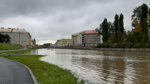 Povodí Moravy: Na většině toků po kulminaci hladina klesá