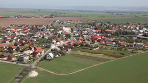 Orná půda u Hněvotína se zabírat nebude! Kraj odvolání nepodá