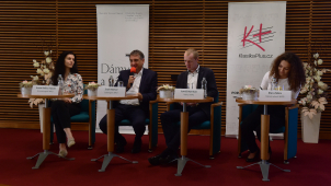 Moravská filharmonie s novým šéfdirigentem Zsoltem Hamarem