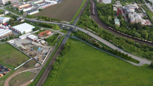 Stavba železničního nadjezdu začíná, začala i uzavírka