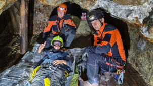Hasiči cvičili zásahy na rozhledně i hluboko pod zemí