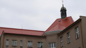 Ve škole Boženy Němcové bude výdejna obědů