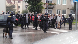 Těžkooděnci a dav ve městě? Jenom cvičení