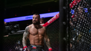 Slavnostní buly na utkání se Spartou vhodí Karlos Vémola