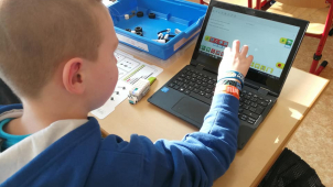 ZŠ Nedvědova vyučuje online