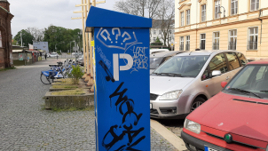 Zóna placeného parkování je v provozu, upozorňují strážníci