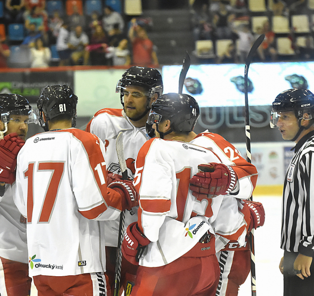 Fanoušci Mory založili transparentní účet pro hokejisty