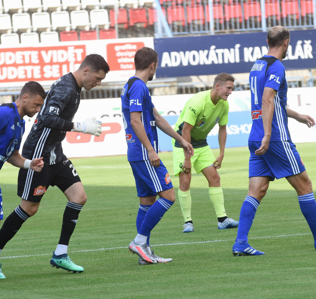 Problém - Sigma má tři nakažené