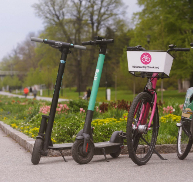 Olomoučané využívají sdílená kola a koloběžky stále více