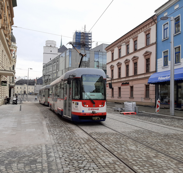 Na Žižkovo náměstí nepojedou o víkendu spoje MHD, od něj ano