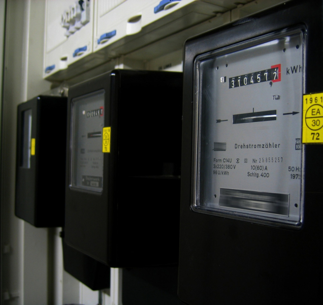 Nabízejí mi elektřinu, stěžovala si seniorka na mladou dvojici