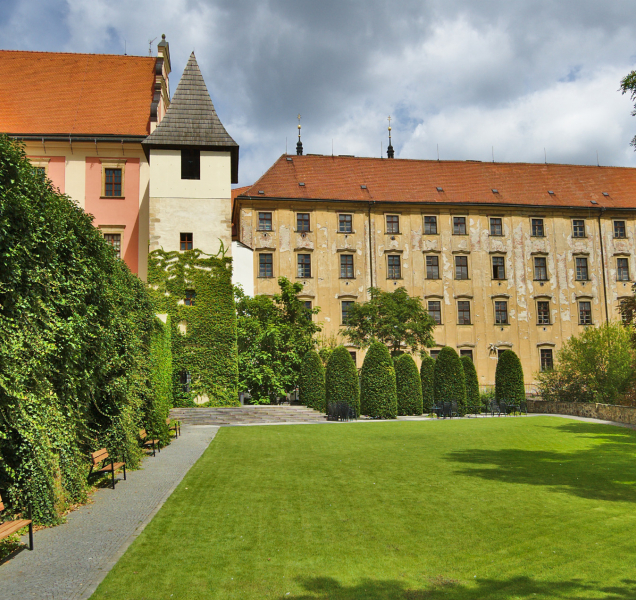 Historie olomouckých staveb: Jezuitský konvikt