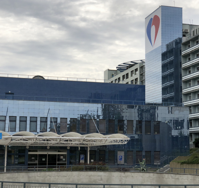 Fakultní nemocnice musí výrazně omezit plánovanou péči