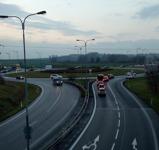 U Globusu došlo k bouračce, dálnice uzavřená