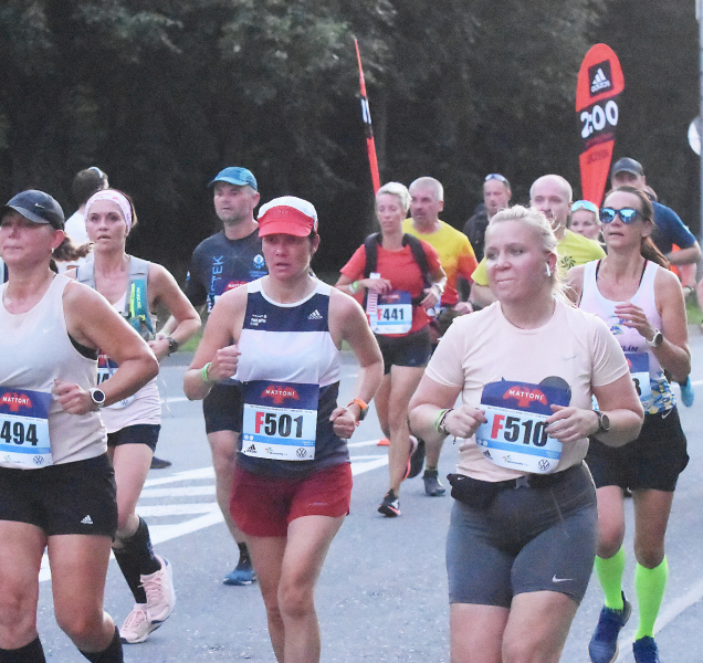 Policisté radí závodníkům a jejich fanouškům