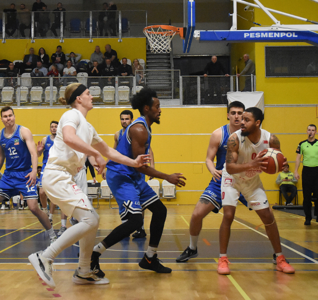 Domácí loučení basketbalistů BK REDSTONE s pitím zdarma