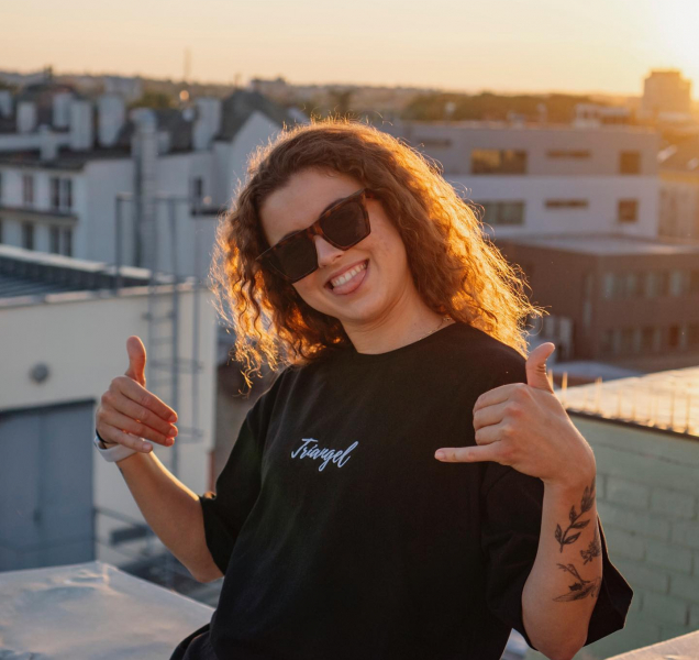 Originální trika i kšiltovky pomáhají potřebným dětem