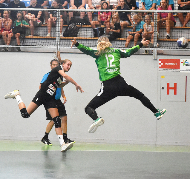 Házenkářky DHK Zora mají výhru z venku