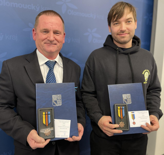 Statečné zachránce cestujících ocenil hejtman i šéf hasičů