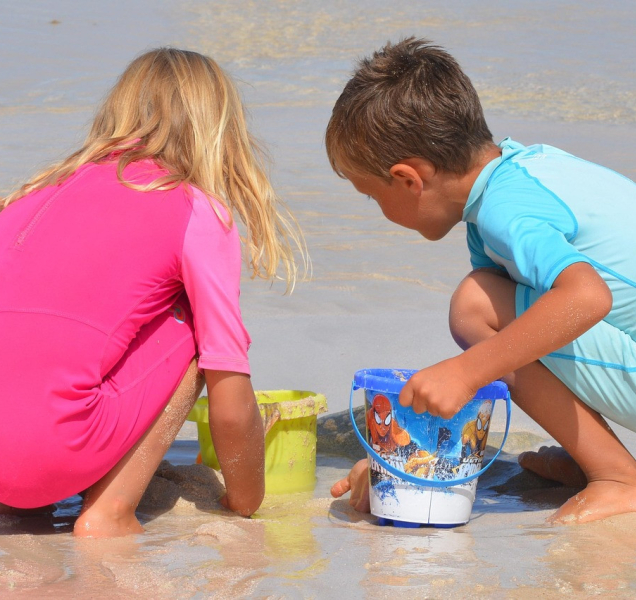 Děti v horkém městě dýchají teplejší vzduch než dospělí