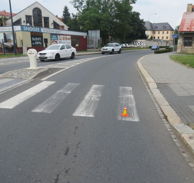 Na kruhovém objezdu Na Střelnici došlo ve čtvrtek k nehodě