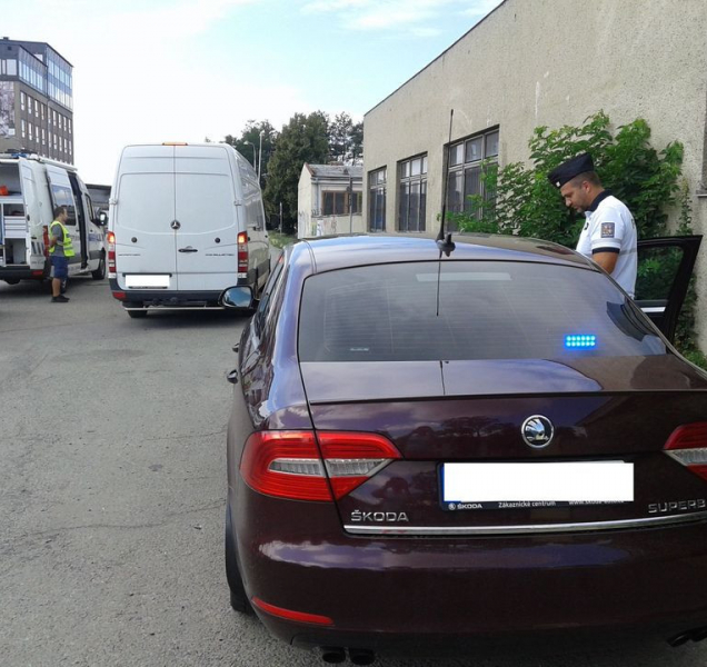 Krajští policisté kontrolovali váhu aut do 3,5 tuny