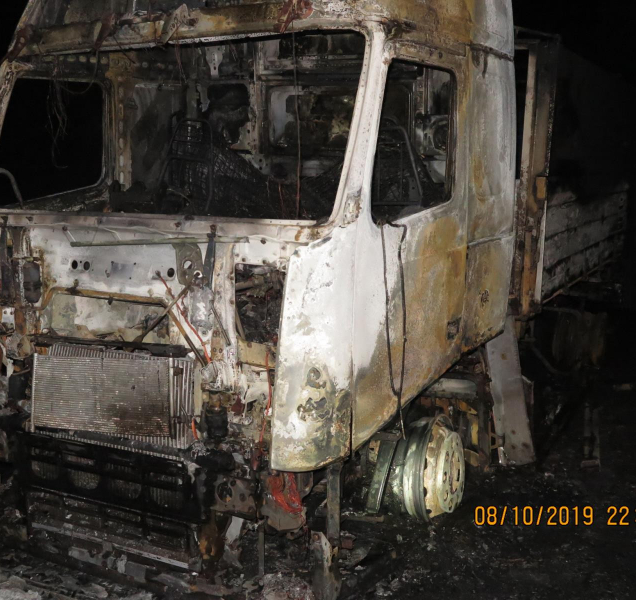 V Kostelci na Hané během noci shořel náklaďák