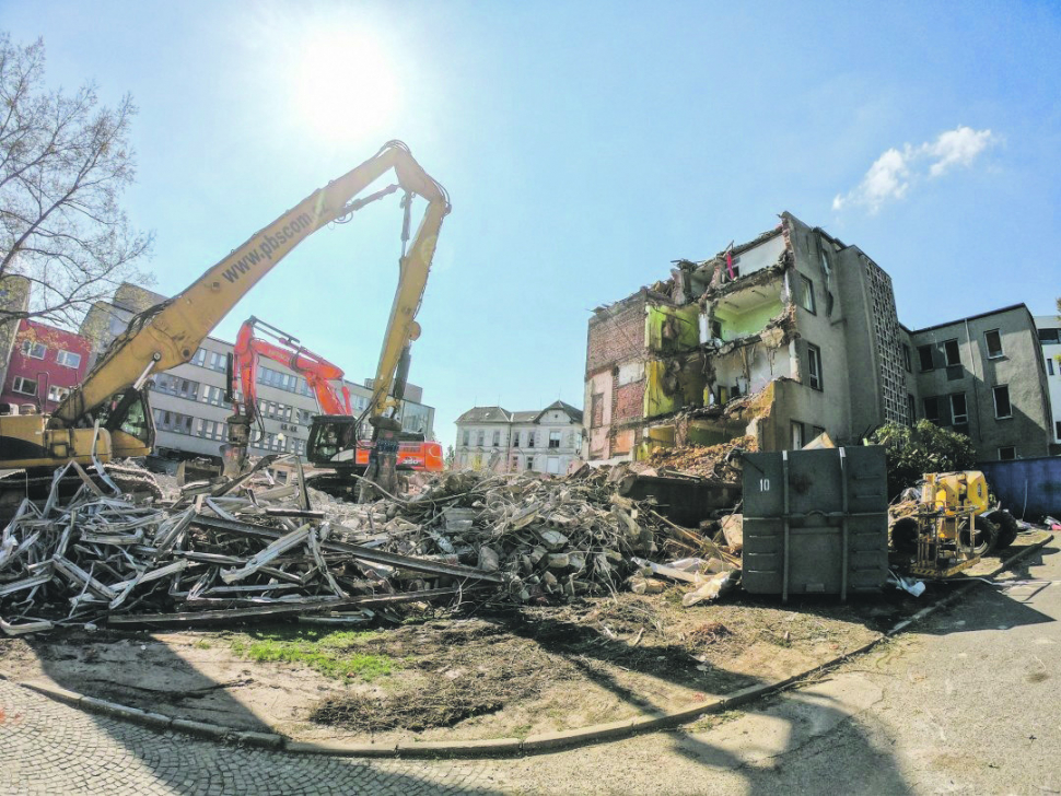 Začala demolice druhé interny, po 100 letech služby